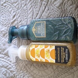 COPY - Bath & Body Works foaming Hand Soap x 2. Never opened!